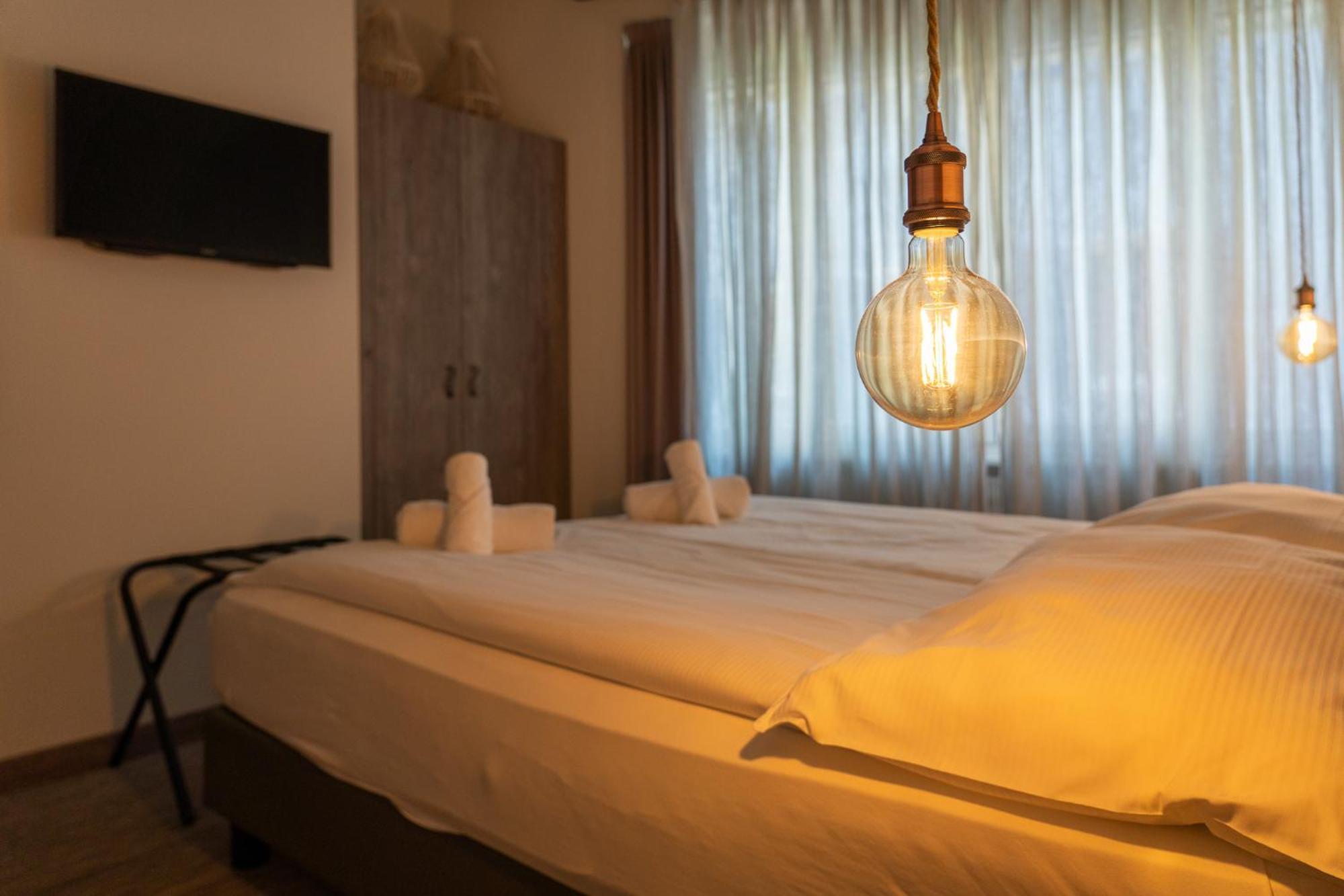 Seven Boutique Hotel 3*
